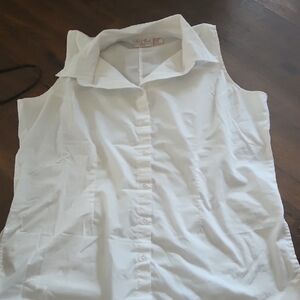 Nick & Sarah Vintage Sleeveless White Button-Up Blouse